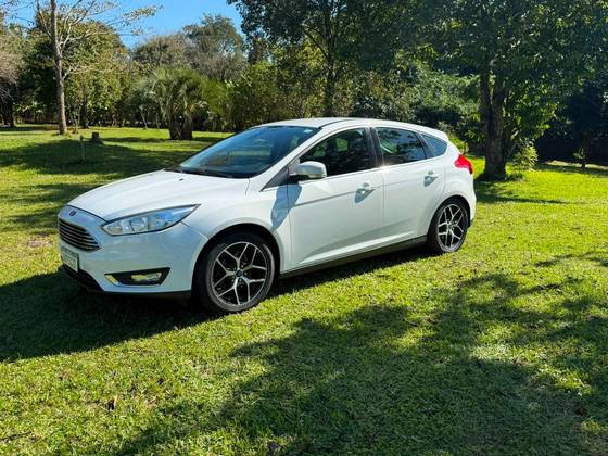 FORD FOCUS 2.0 TITANIUM 16V FLEX 4P POWERSHIFT FORD FOCUS 2.0 TITANIUM 16V FLEX 4P POWERSHIFT